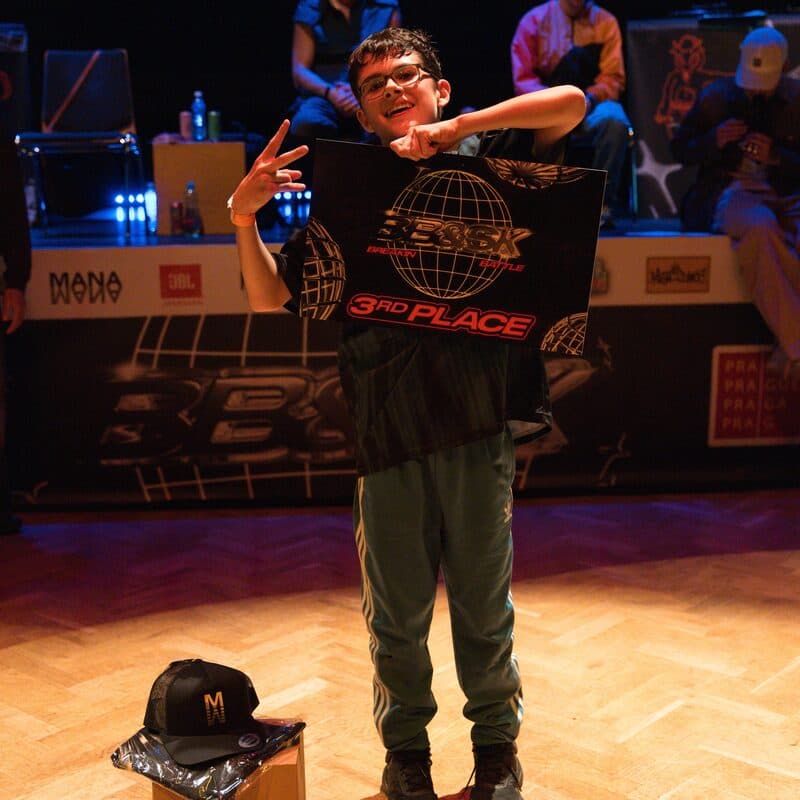 Student Prague Breakin School s vlajkou za třetí místo, Best Bboy & Style Kid 2026