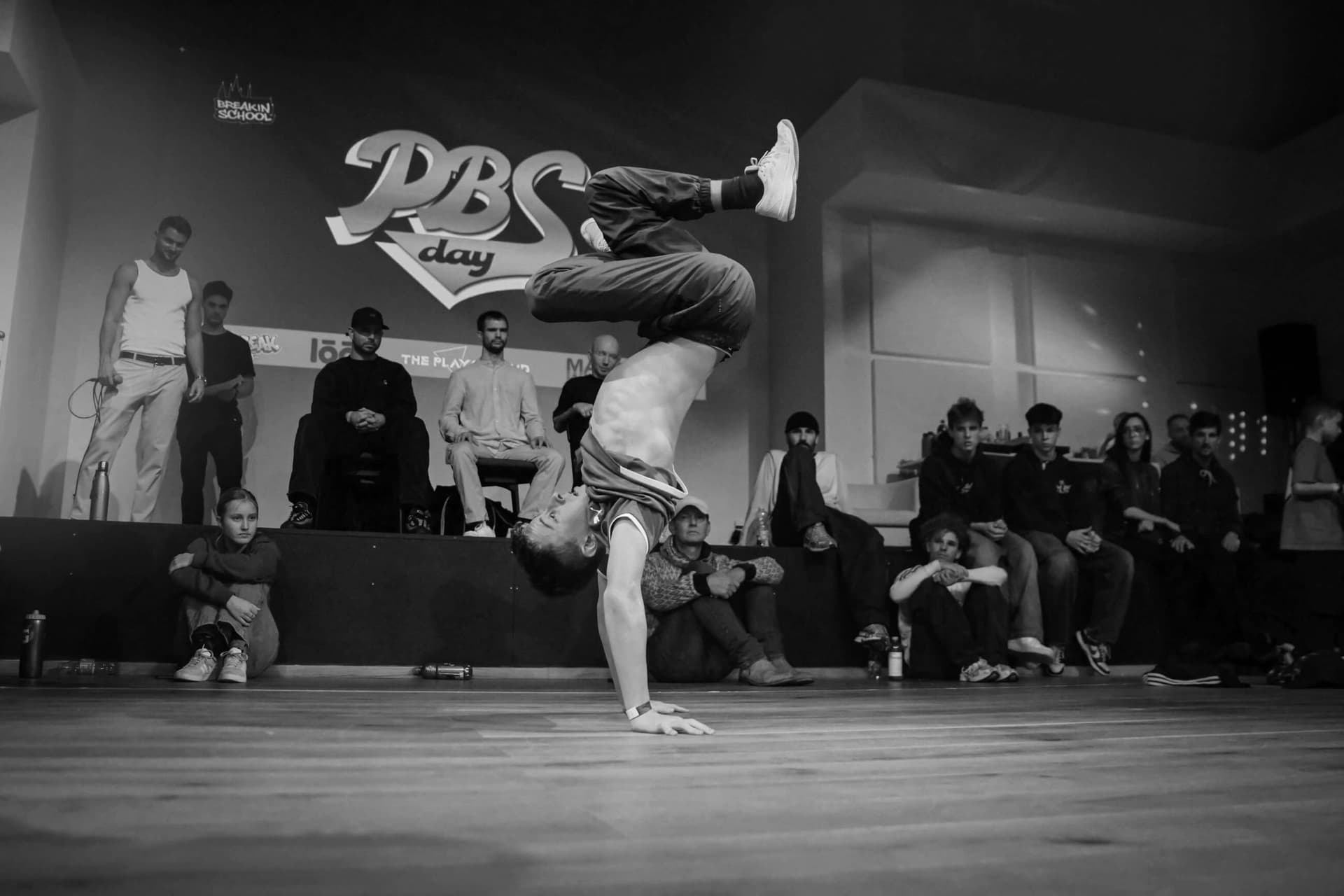 Bboy ve freezu na battlu, Prague Breakin School